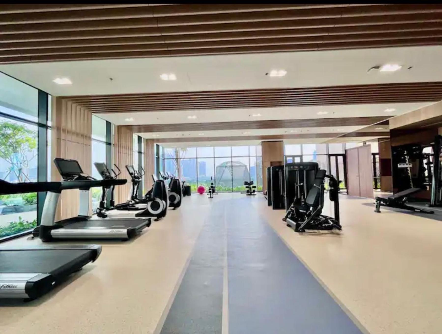 The Metropole -Complex "Opera, Crest, Galleria " -Free Pool-Gym-Sauna Room-Yoga Room Ho Chi Minh City Bagian luar foto