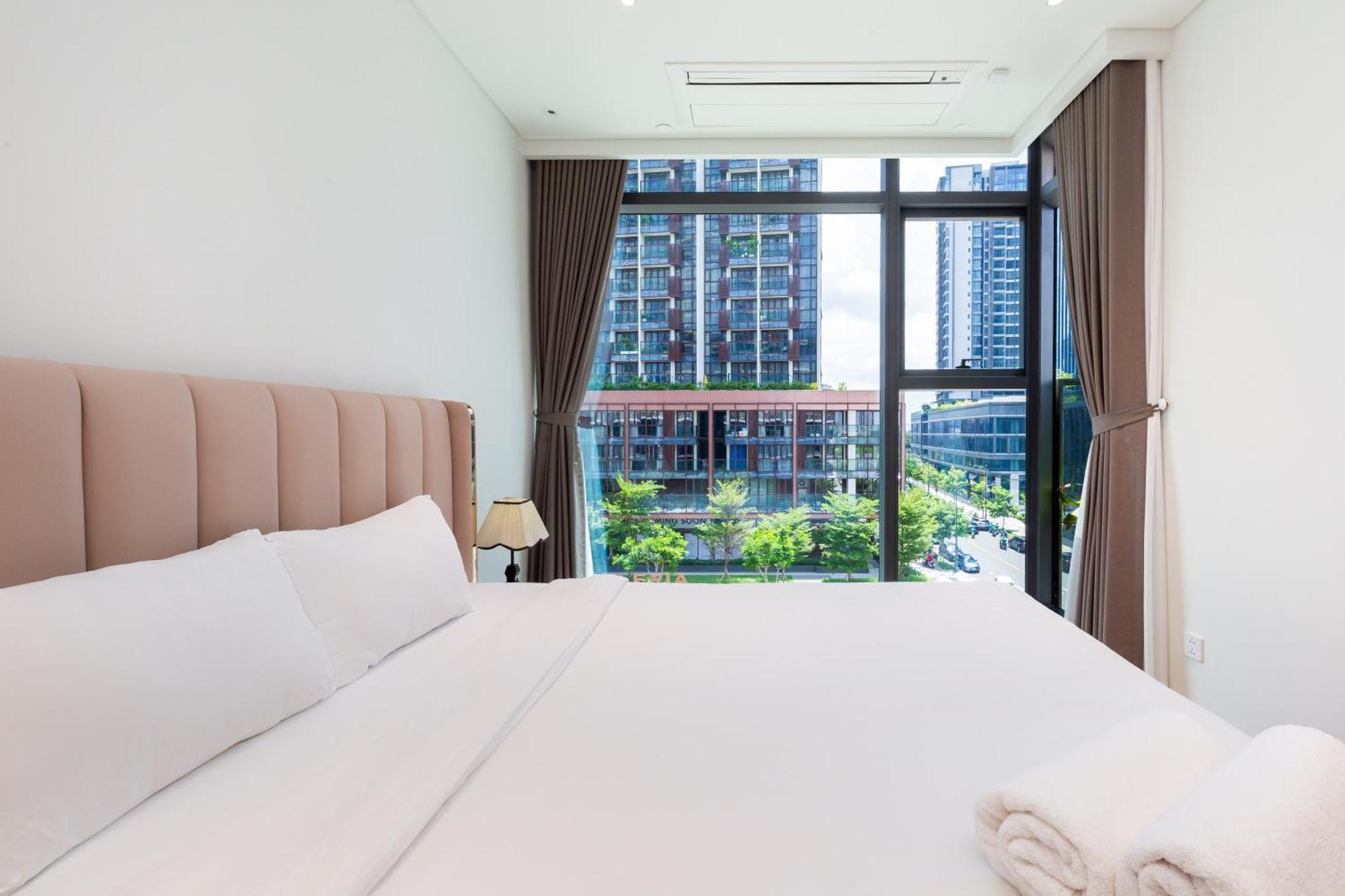 The Metropole -Complex "Opera, Crest, Galleria " -Free Pool-Gym-Sauna Room-Yoga Room Ho Chi Minh City Bagian luar foto