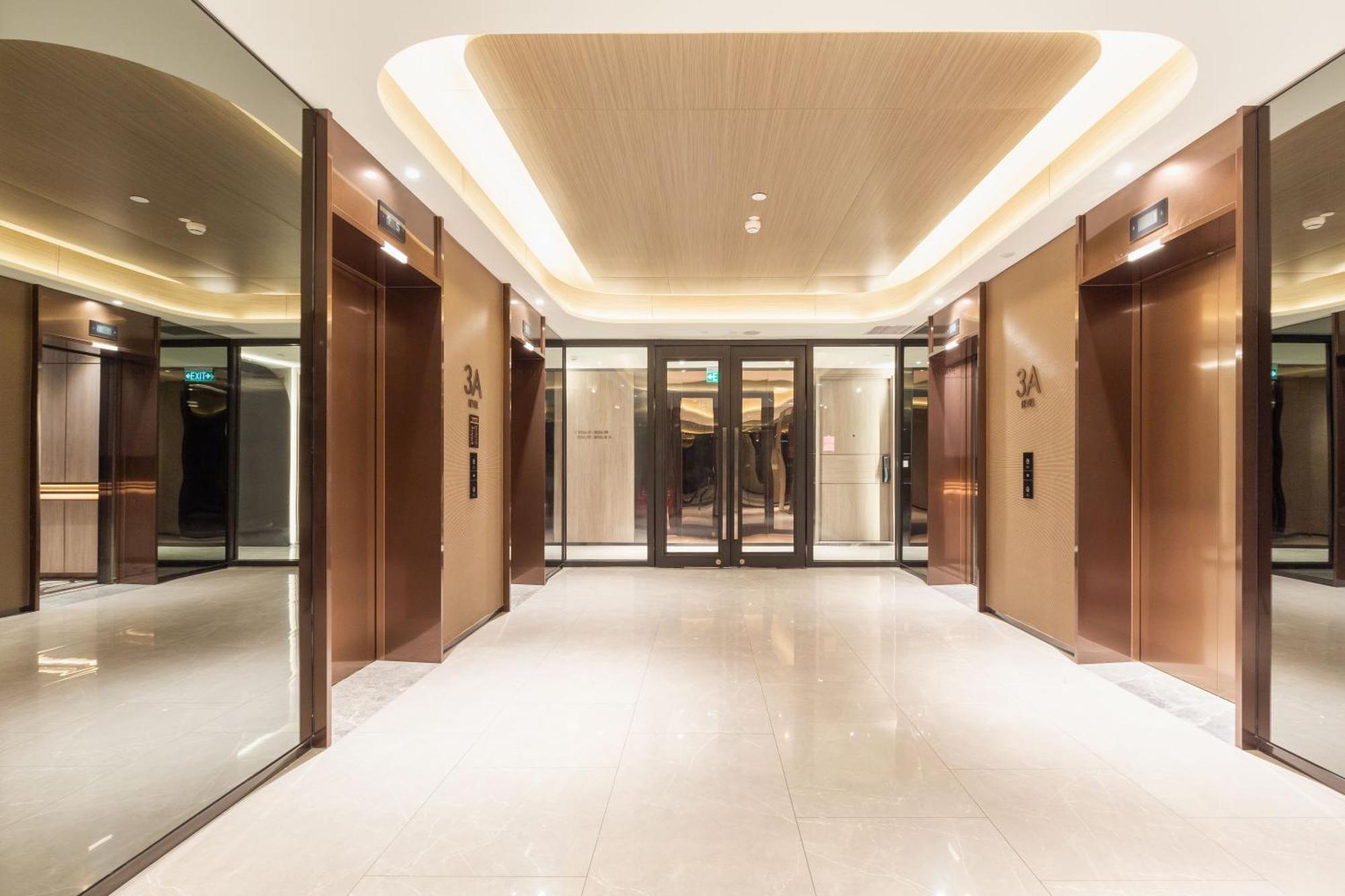 The Metropole -Complex "Opera, Crest, Galleria " -Free Pool-Gym-Sauna Room-Yoga Room Ho Chi Minh City Bagian luar foto
